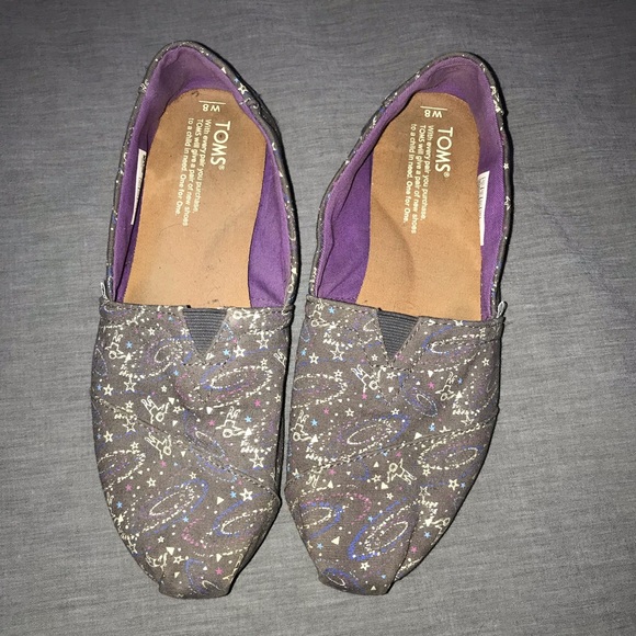 Tom’s - worn once - Picture 1 of 3